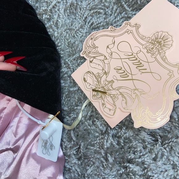 Lace made - Picture 2 of 3